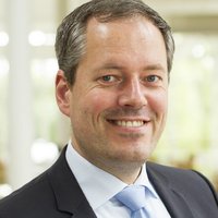 Dr. Patrick Noll